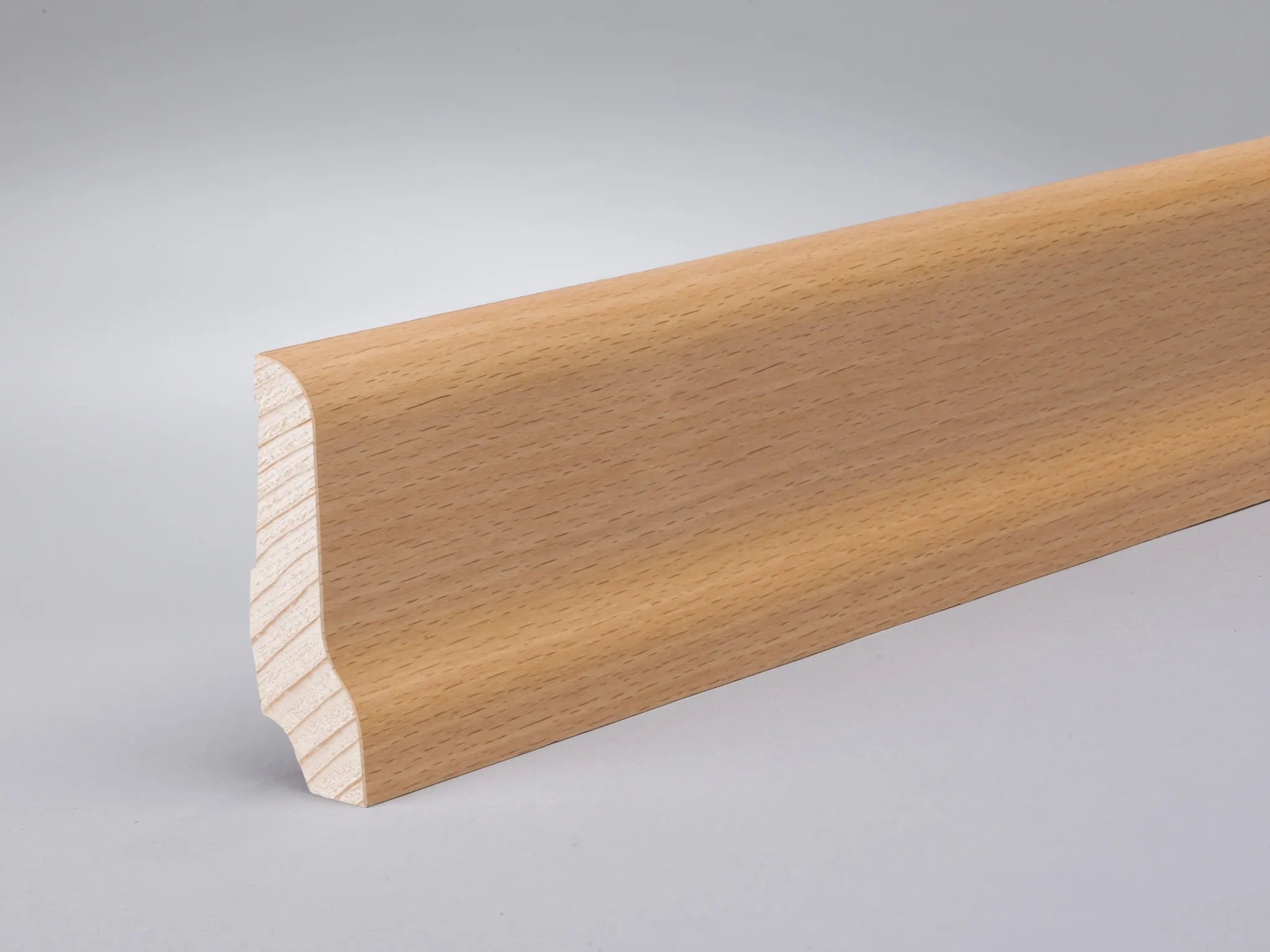 Buche (Furnier) 60x22x2400 mm lackiert profiliert