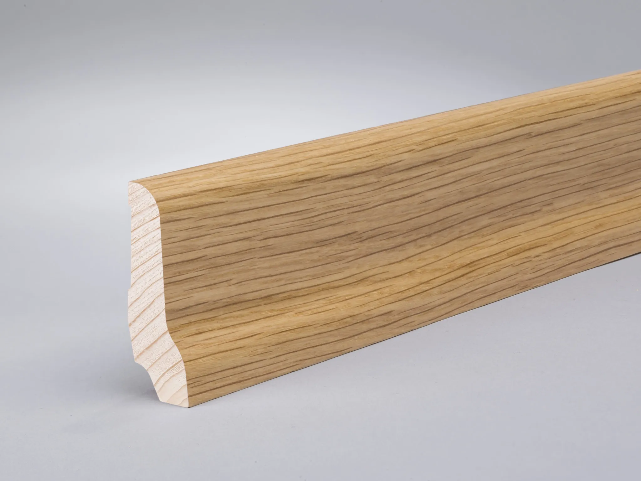 Eiche (Furnier) 60x22x2400 mm lackiert profiliert