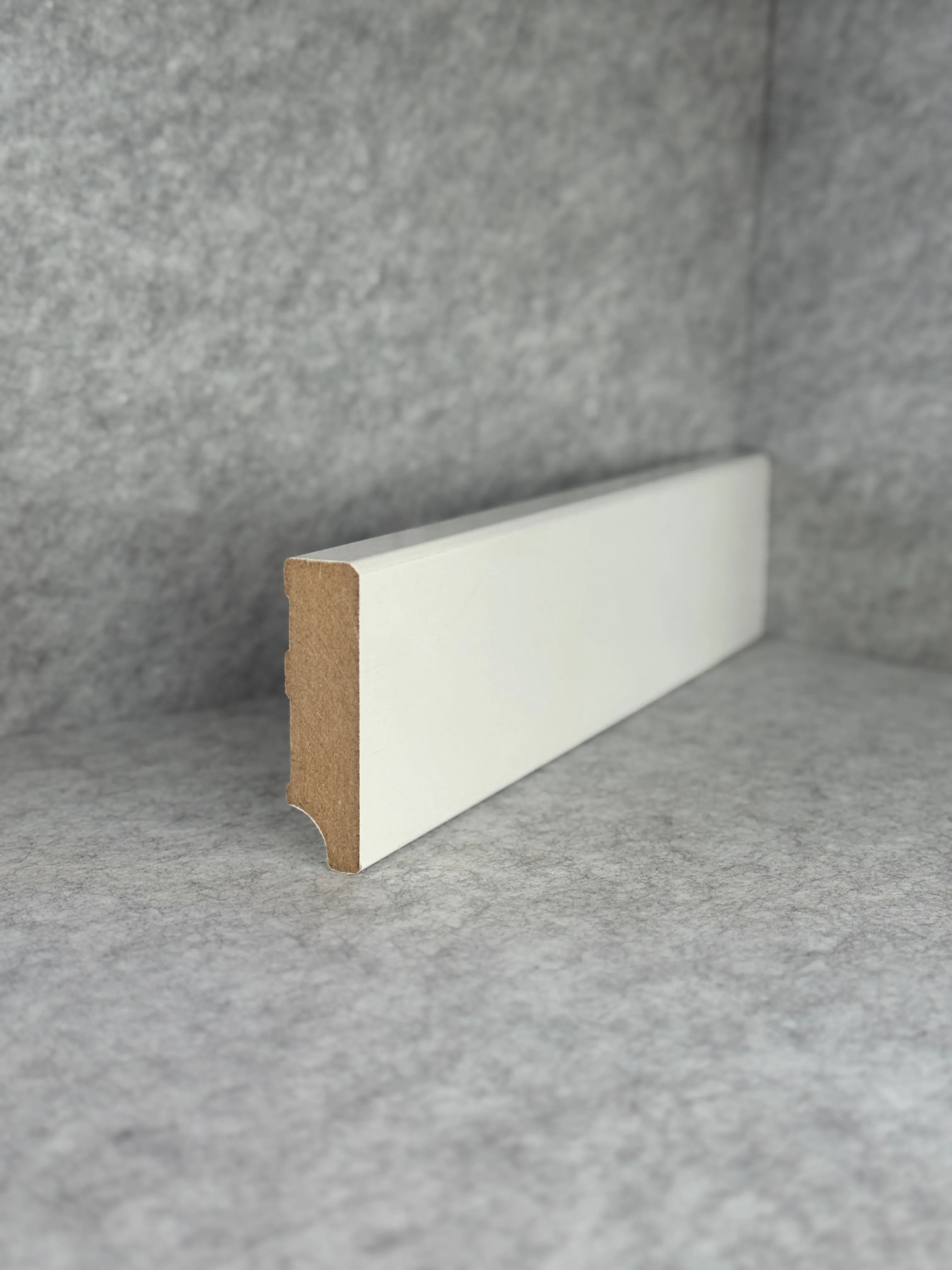 MDF Sockelleiste 60/16 mm OK gerade Fase 3 mm (ohne Folie) 