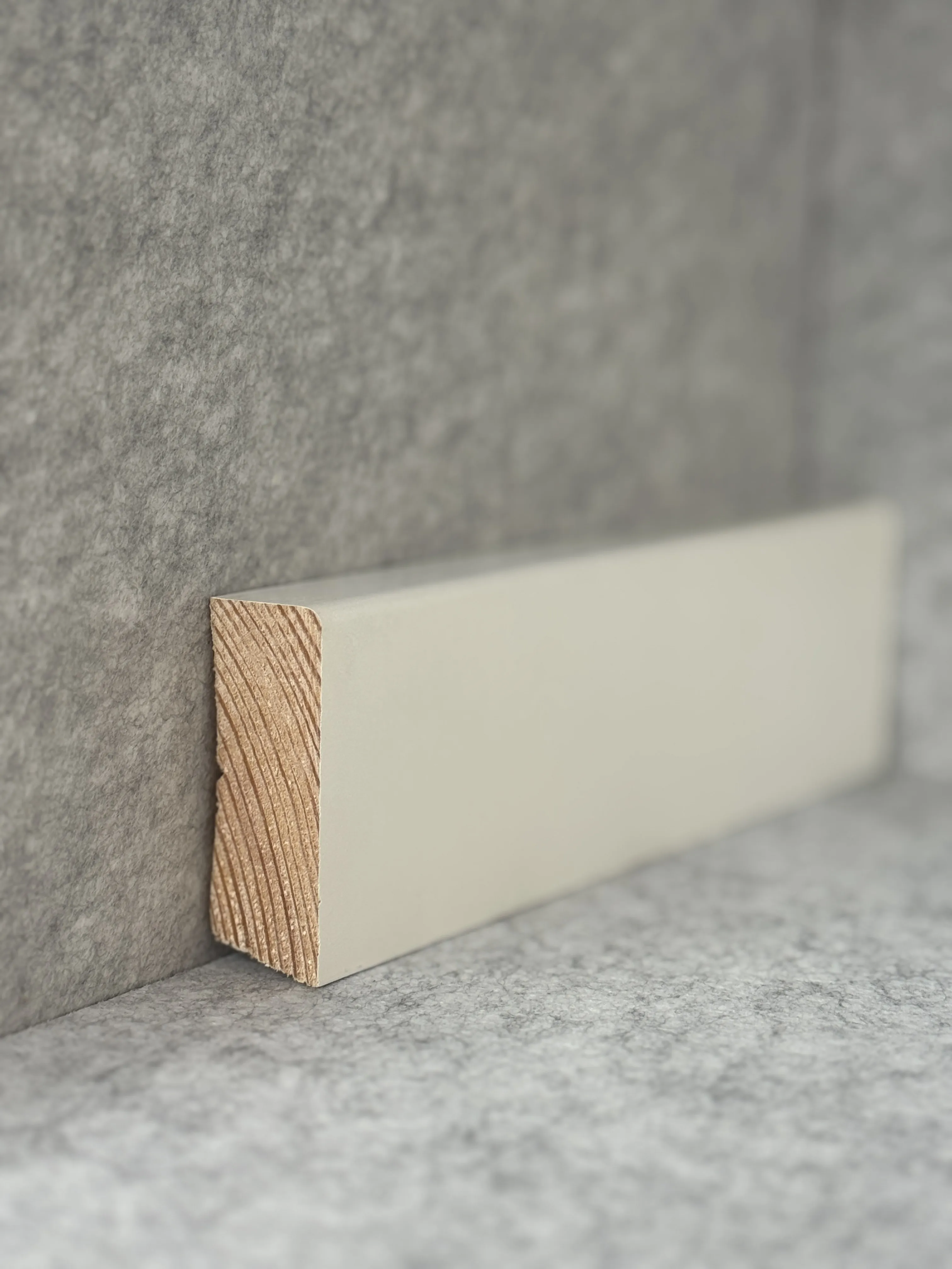 Massivholz weiß lackiert 56x21x2400 mm Oberkante gerade 