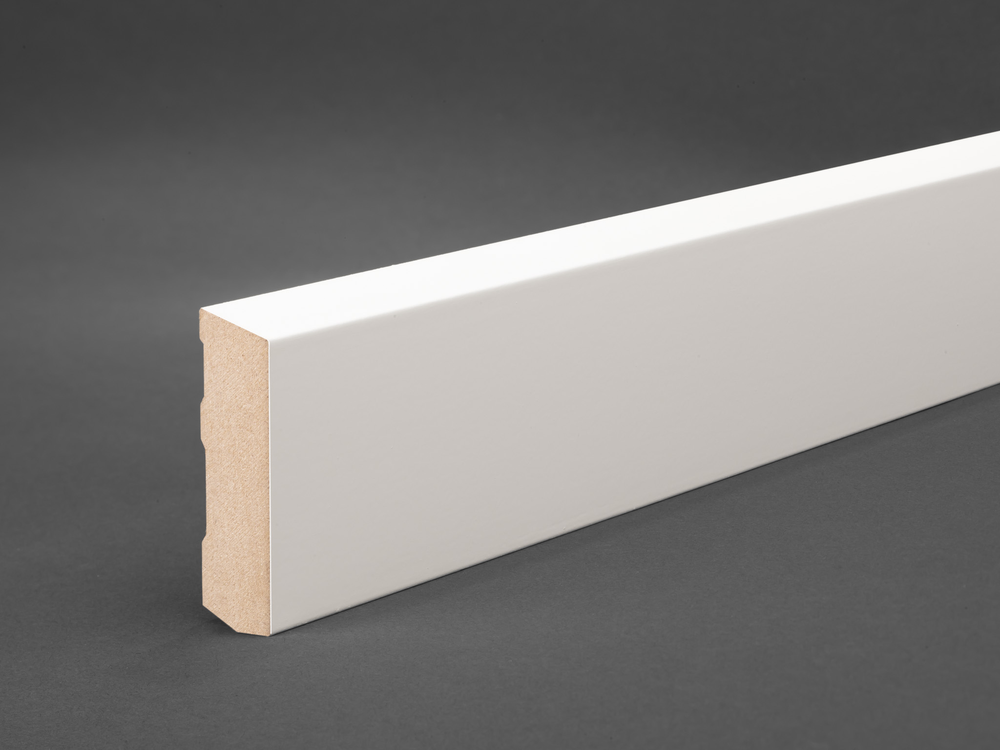 MDF 60x16x2400 mm Oberkante abgeschrägt (ohne Folie)